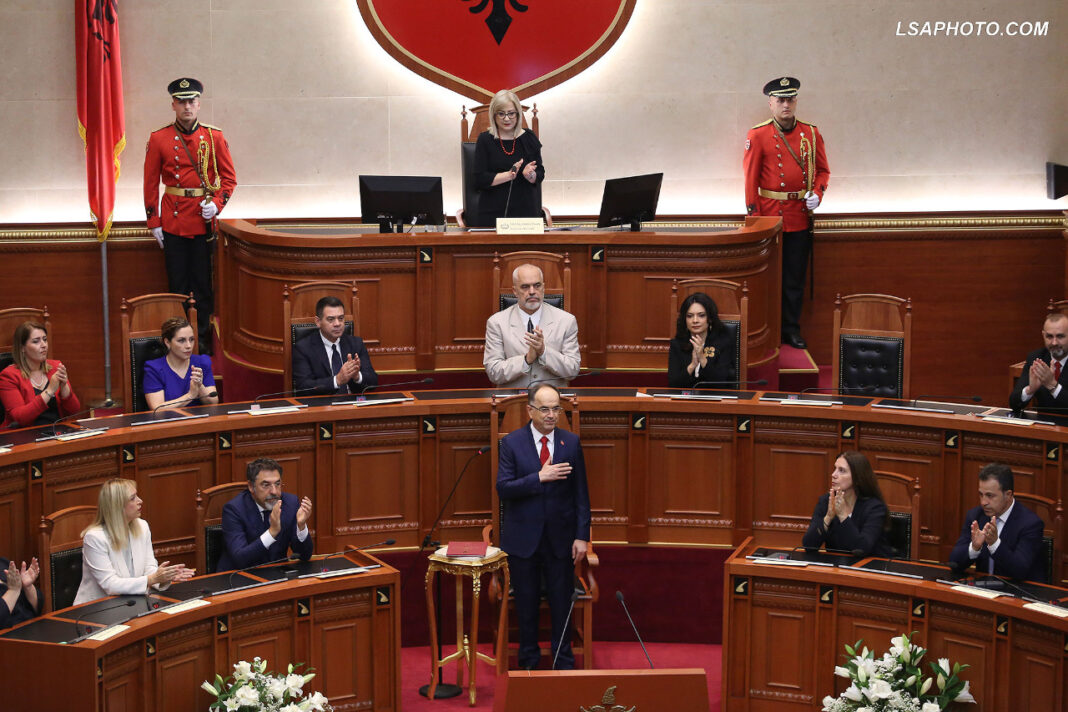 Bajram Begaj bënë betimin në Kuvend, takohet me përfaqësues të opozitës Bajram Begaj bënë betimin në Kuvend, takohet me përfaqësues të opozitës
