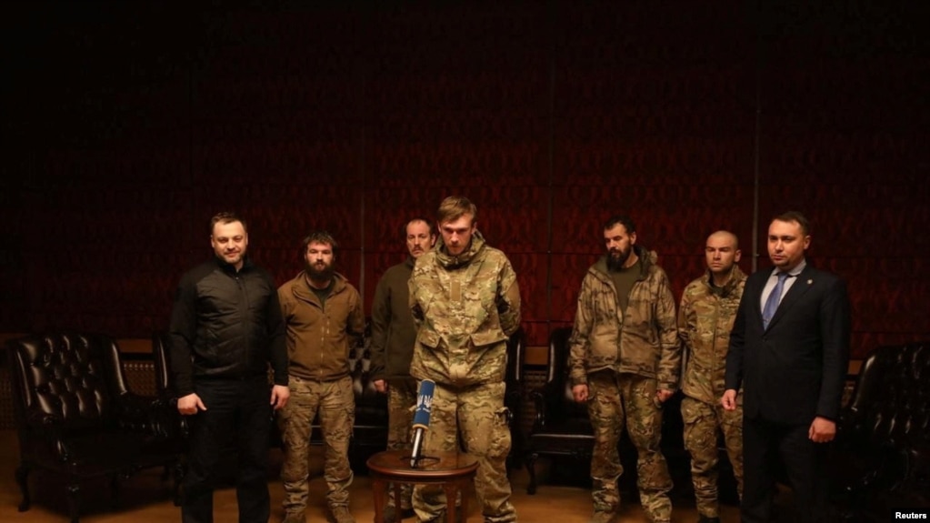 Zelenskiy përshëndet shkëmbimin e të burgosurve, e quan fitore për vendin Zelenskiy përshëndet shkëmbimin e të burgosurve, e quan fitore për vendin