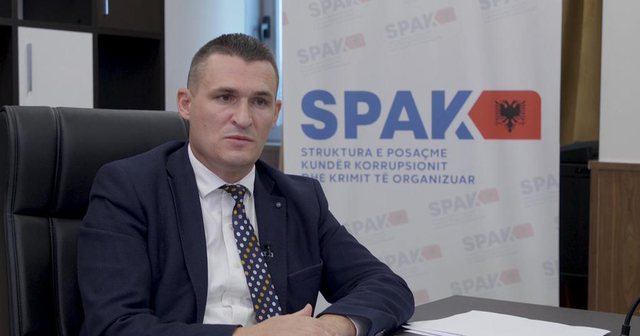 Altin Dumani zgjidhet drejtuesi i ri i SPAK, ja si votuan 10 anëtarët e KLP Altin Dumani zgjidhet drejtuesi i ri i SPAK, ja si votuan 10 anëtarët e KLP