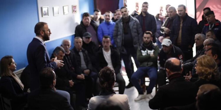 PD-ja merr godinë të re: Sa të jetë Berisha nuk futemi në SHQUP PD-ja merr godinë të re: Sa të jetë Berisha nuk futemi në SHQUP