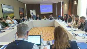 Çdo gjë në Shqipëri e di politika: Fushata zgjedhore në Shqipëri me video të përgatitura nga stafet e tyre për mediet Çdo gjë në Shqipëri e di politika: Fushata zgjedhore në Shqipëri me video të përgatitura nga stafet e tyre për mediet