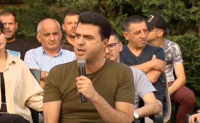 Basha i përgjigjet me diplomaci zevendses së Alibeajt: Makina me dy timonë, garanci për aksident! Basha i përgjigjet me diplomaci zevendses së Alibeajt: Makina me dy timonë, garanci për aksident!