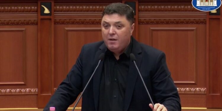 Rezoluta për Kosovën, Çollaku interpelancë me Ramën: Nuk keni kurajo as sa opozita serbe! Rezoluta për Kosovën, Çollaku interpelancë me Ramën: Nuk keni kurajo as sa opozita serbe!