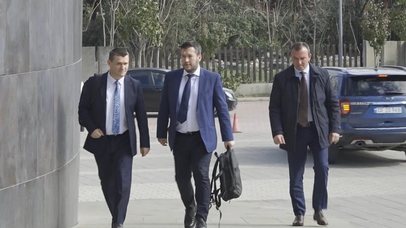 Dosjet e “rënda” në SPAK/ Truprojat e prokurorëve dyfishohen: Njësia RES me 103 anëtarë, shtimi pas kërcënimeve Dosjet e “rënda” në SPAK/ Truprojat e prokurorëve dyfishohen: Njësia RES me 103 anëtarë, shtimi pas kërcënimeve