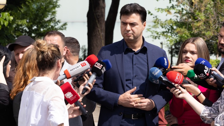 Basha për vulën: Do bëjmë rekurs në Gjykatën e Lartë! Marrim pjesë në zgjedhje me logon e PD ose krijojmë parti të re Basha për vulën: Do bëjmë rekurs në Gjykatën e Lartë! Marrim pjesë në zgjedhje me logon e PD ose krijojmë parti të re