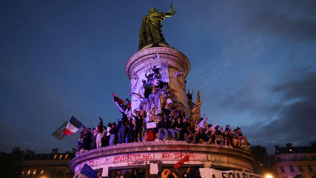 Francezët ndalin revanshin e Marina Le Pen/ Fiton fronti i Ri Popullor Francezët ndalin revanshin e Marina Le Pen/ Fiton fronti i Ri Popullor