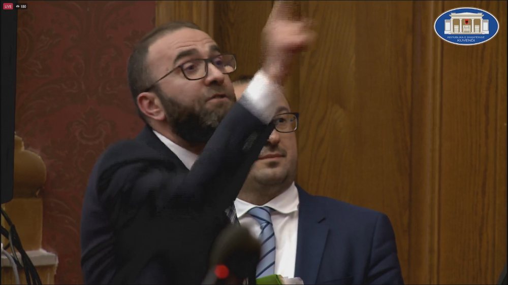 Gazmend Bardhi i pikëlluar në kulm se Edi Rama shkriu PS! Gazmend Bardhi i pikëlluar në kulm se Edi Rama shkriu PS!