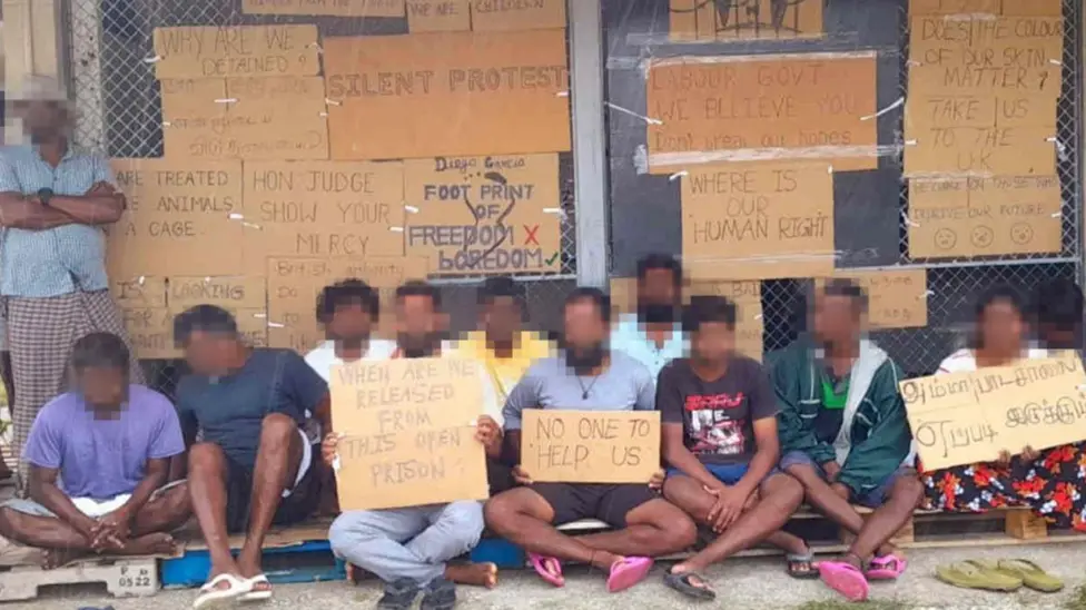 Gjykata e quan të paligjshëm mbajtjen e emigrantëve nga qeveria britanike në Diego Garcia Gjykata e quan të paligjshëm mbajtjen e emigrantëve nga qeveria britanike në Diego Garcia