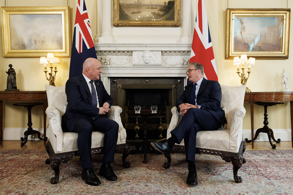 Kryeministri britanik Starmer takon homologun e Zelandës së Re Kryeministri britanik Starmer takon homologun e Zelandës së Re