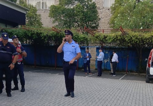Avokatura e Shtetit reagon për mbylljen e ambienteve të News 24: Vendim i formës së prerë nga gjykata Avokatura e Shtetit reagon për mbylljen e ambienteve të News 24: Vendim i formës së prerë nga gjykata