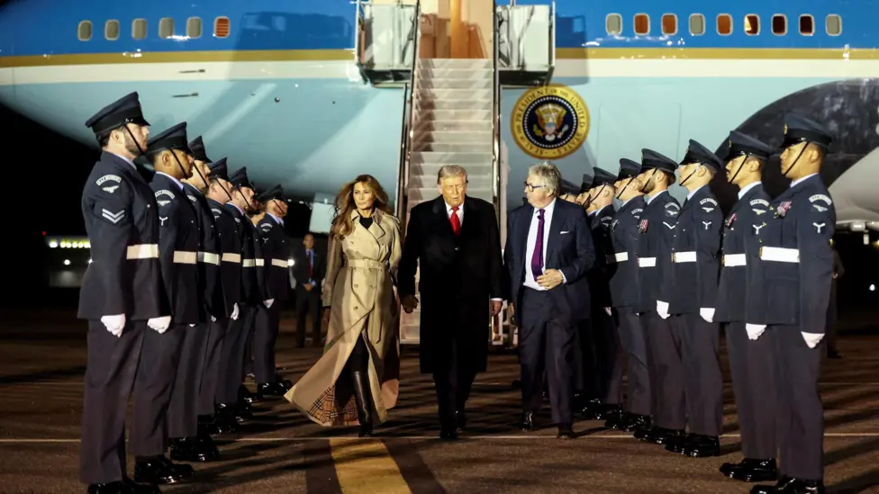 Presidenti Donald Trumpmbrriti për vizitë në Mbretërinë e Bashkuar Presidenti Donald Trumpmbrriti për vizitë në Mbretërinë e Bashkuar