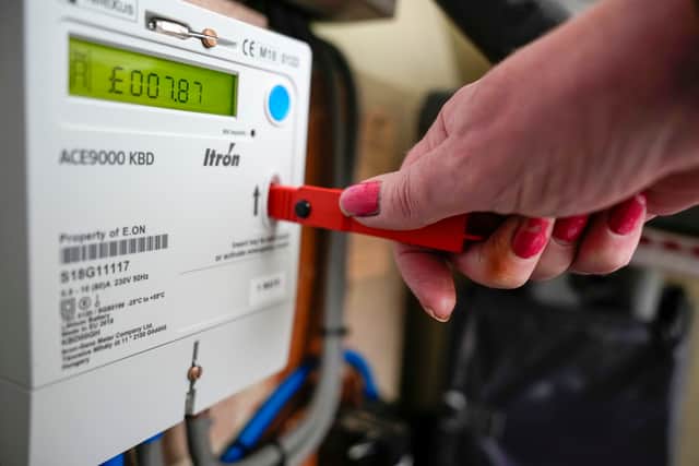 Familjet në MB do të marrin zbritje 150 £ në faturat e energjisë Familjet në MB do të marrin zbritje 150 £ në faturat e energjisë