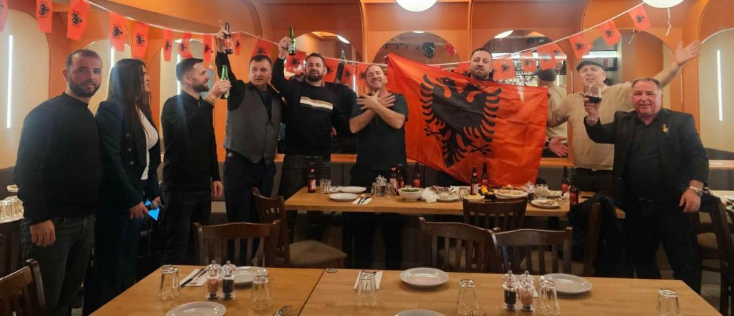 “Kuq e Zi Pa Fund: Shqipëria Zbret në Zemër të Londrës!” “Kuq e Zi Pa Fund: Shqipëria Zbret në Zemër të Londrës!”