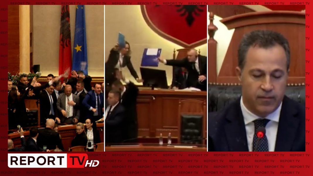 Nga protesta te spektakli: Kuvendi si pasqyrë e krizës politike Nga protesta te spektakli: Kuvendi si pasqyrë e krizës politike