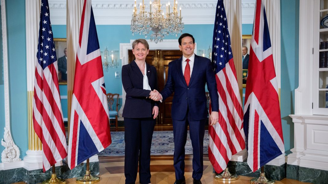 SHBA dhe Britania theksojnë koordinimin global për krizën në Lindjen e Mesme SHBA dhe Britania theksojnë koordinimin global për krizën në Lindjen e Mesme