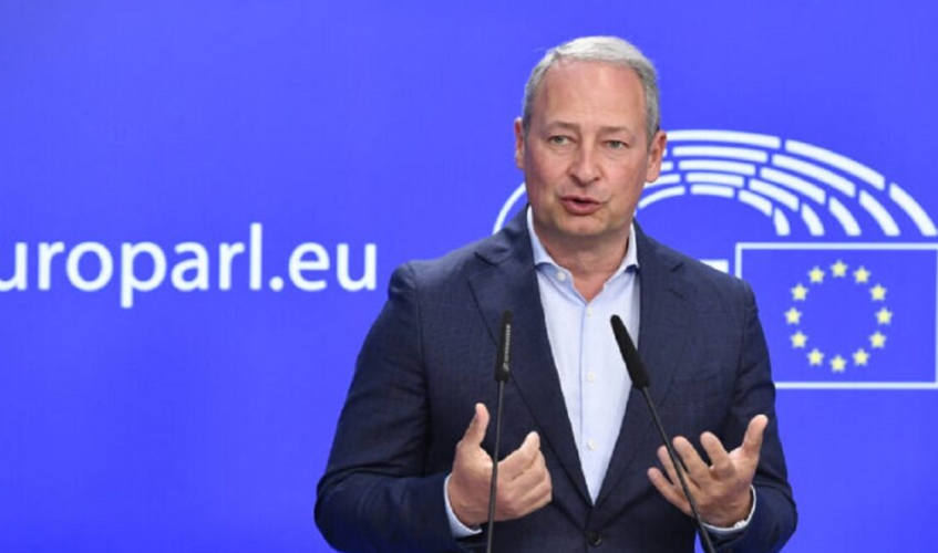 Raportuesi i BE për Shqipërinë/ Shqipëria tashmë e ka një këmbë në kampin europian Raportuesi i BE për Shqipërinë/ Shqipëria tashmë e ka një këmbë në kampin europian
